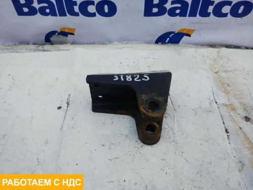 Кронштейн переднего амортизатора правый