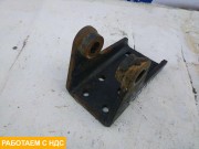 Кронштейн переднего амортизатора правый