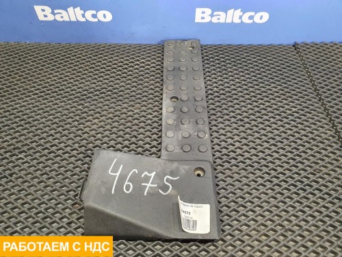 Накладка на порог правый